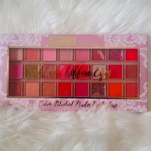 Blushed nudes eyeshadow lace chiffon eyes